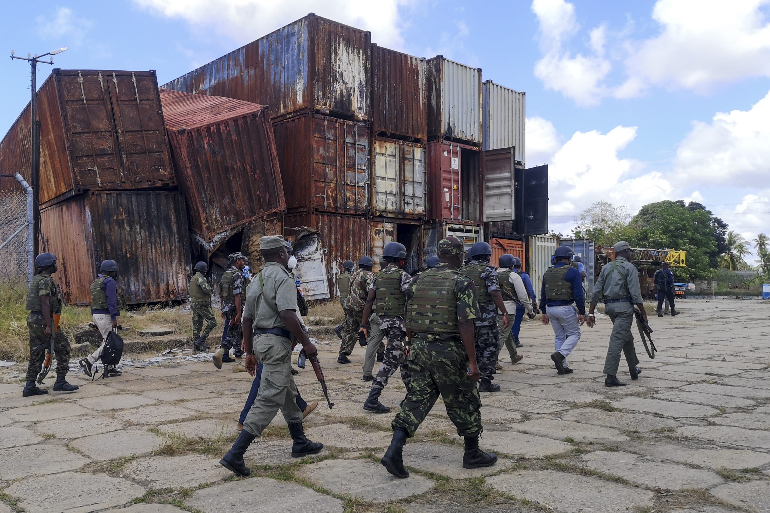 PR Quer Nova Estratégia de Defesa e Reforço da Vigilância Para Conter o Terrorismo • Diário Económico