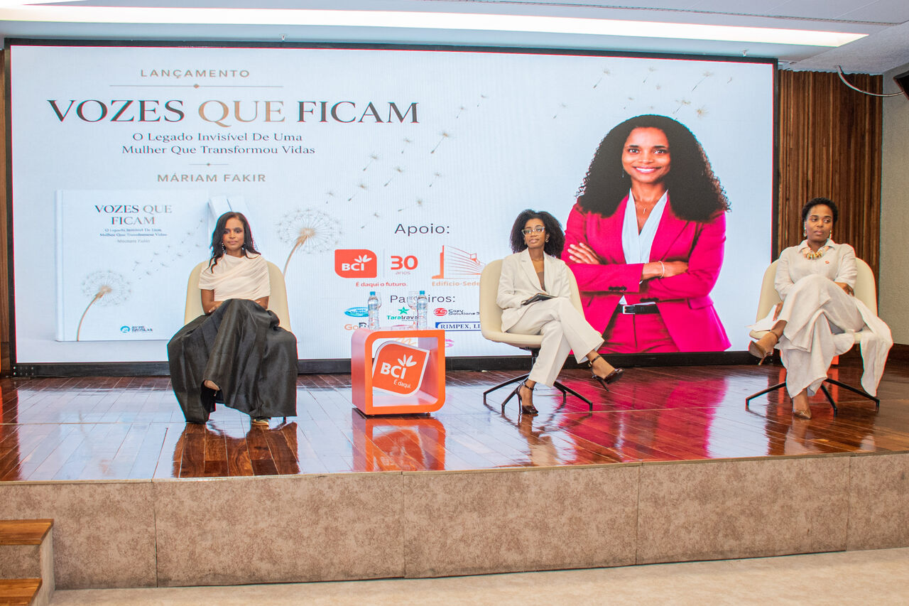 BCI Acolhe Lançamento da Obra Literária "Vozes Que Ficam" • Diário Económico