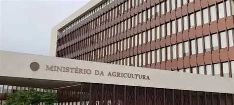 Ministério da agricultura, ambiente e pescas implementa vários programas a nível dos regadios, para torná-los sustentáveis, através do aumento da produção e produtividade.