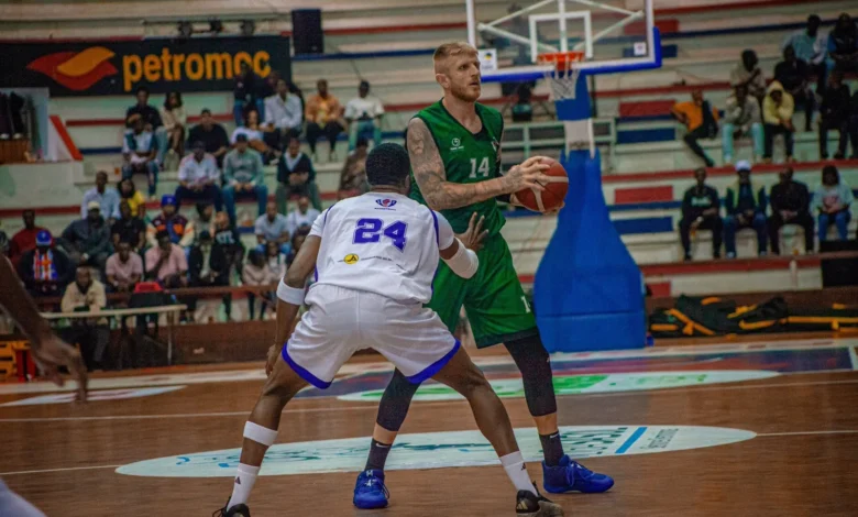 Ferroviário da Beira e Maxaquene disputam final da liga Moçambicana de Basquetebo sénior masculino.