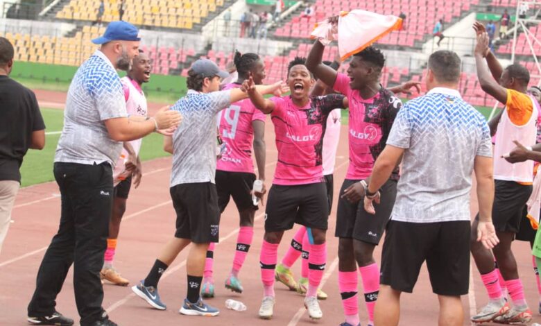 Black Bulls vence Royan Sports por 2-0 e fica mais perto da fase de grupos
